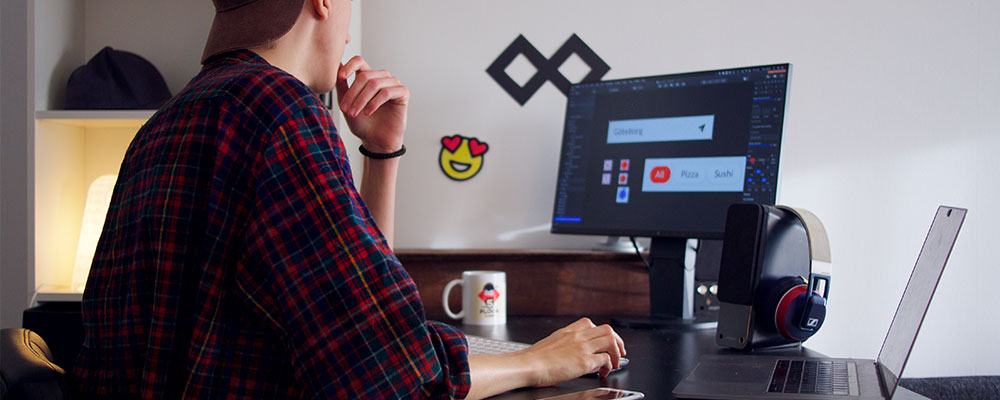 freelancer at work in home office